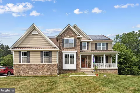 39 Brandon Rd W, Pennington, NJ 08534