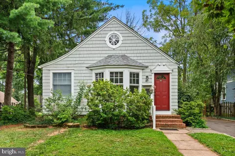 87 W Prospect St, Hopewell, NJ 08525