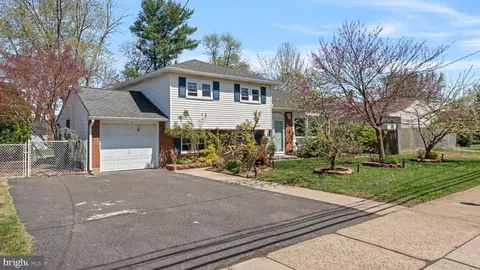 36 Argonne Ave, Hamilton, NJ 08620