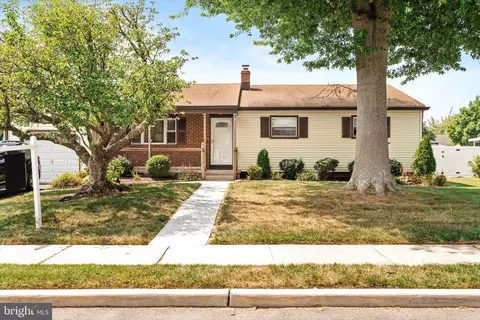 21 Kay Rd, Hamilton, NJ 08620