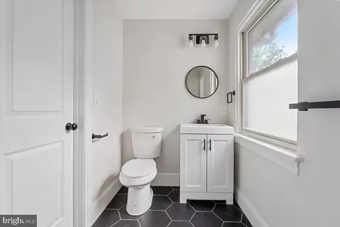Bath - 1011 Parkside Ave, Ewing, NJ 08618 photo 2 of 8