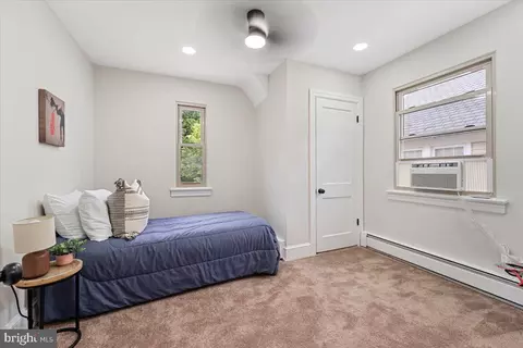Bedroom - 1011 Parkside Ave, Ewing, NJ 08618 photo 4 of 5