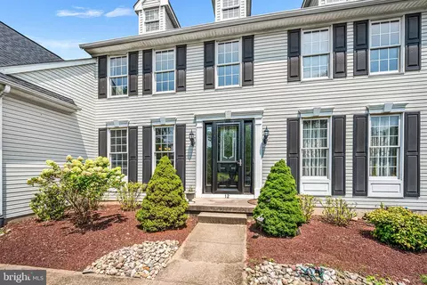 12 Brookshire Dr, Robbinsville, NJ 08691