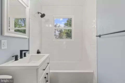 Bath - 215 Clamer, Ewing, NJ 08638 photo 1 of 2