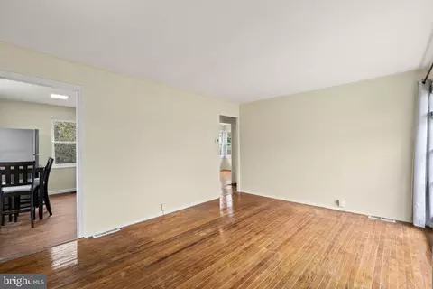 Living - 215 Clamer, Ewing, NJ 08638 photo 3 of 4