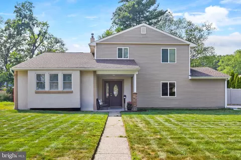 391 Regina Ave, Hamilton, NJ 08619