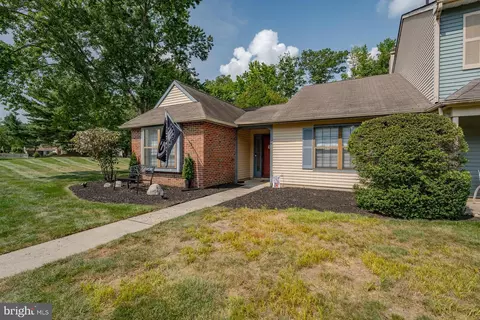 29 Stratton Ct, Robbinsville, NJ 08691