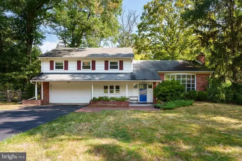 67 Locust Ln, Princeton, NJ 08540