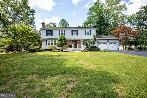2 Stanford Ct, Hightstown, NJ 08520