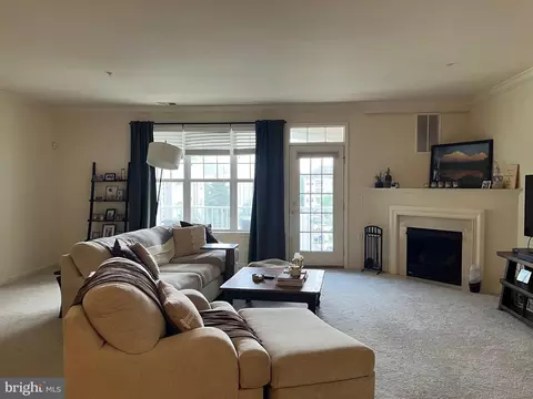 Living - 435 Masterson Ct, Ewing, NJ 08618 photo 2 of 2