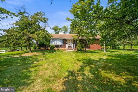 392 Extonville Rd, Allentown, NJ 08501