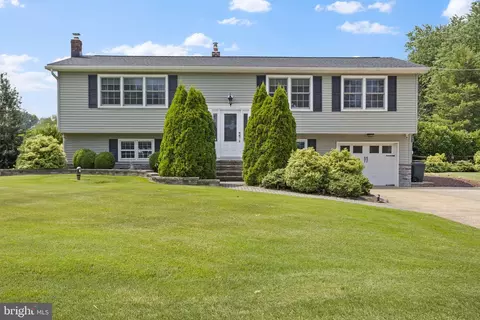 112 Extonville Rd, Hamilton, NJ 08620