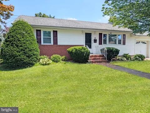 6 Alton Rd, Hamilton, NJ 08619