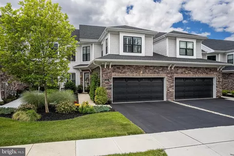 44 Birdie Way, Lawrence, NJ 08648