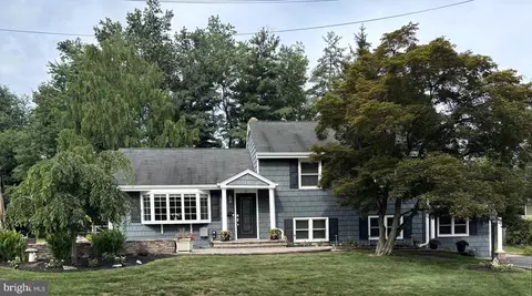 56 N Main St, Pennington, NJ 08534