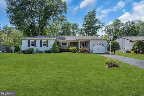 14 Chester Ave, Hamilton, NJ 08619