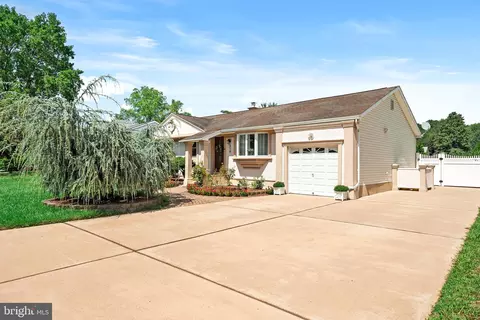 856 Estates Blvd, Hamilton, NJ 08690