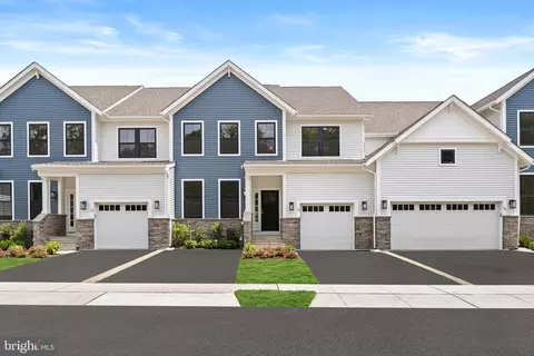 37 Kay Chiarello Way, Hamilton, NJ 08690