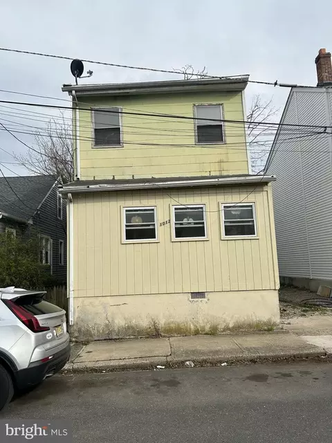 1012 N Willow St, Trenton, NJ 08618