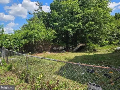 60 Hayes Ave, Trenton, NJ 08618