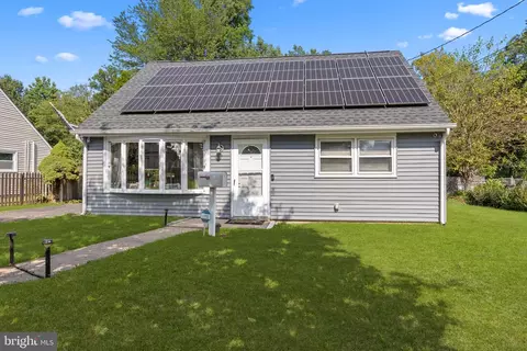 972 Terrace Blvd, Ewing, NJ 08618