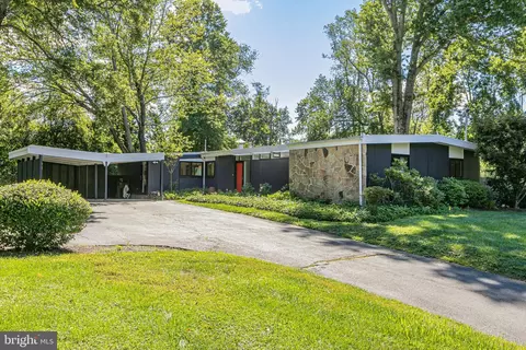 71 Fackler Rd, Lawrence Township, NJ 08648