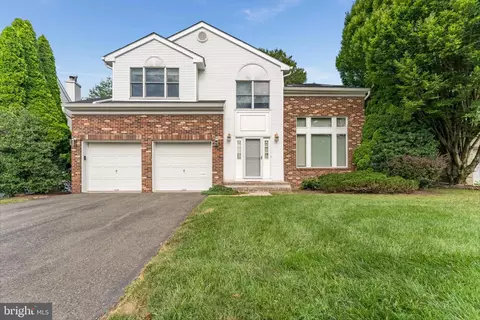 12 Bellaire Dr, Princeton, NJ 08540
