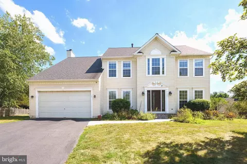 11 Henley Pl, Pennington, NJ 08534