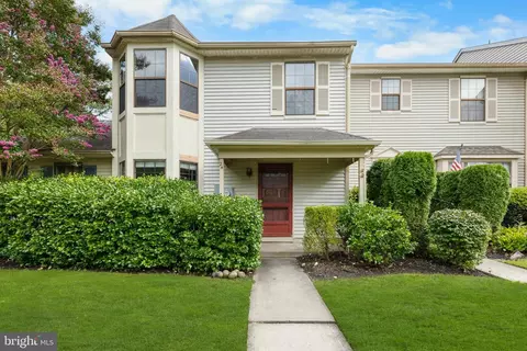 24 Chippin Ct, Robbinsville, NJ 08691