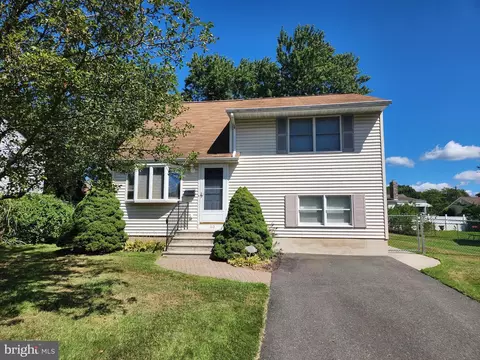 60 Smithfield Ave, Lawrenceville, NJ 08648