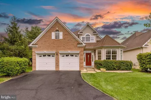 43 Norton Ave, Hightstown, NJ 08520
