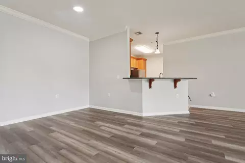 Living - 313 Masterson Ct, Ewing, NJ 08618 photo 4 of 10