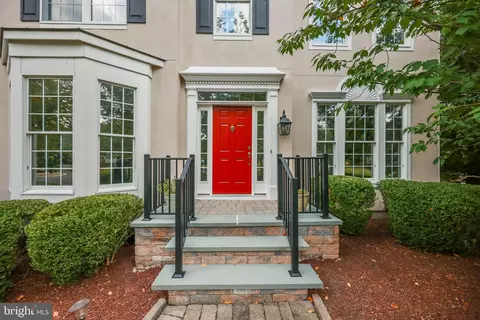 2 Van Marter Ct, Princeton, NJ 08540