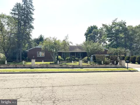 3 Lawrencia Dr, Lawrenceville, NJ 08648