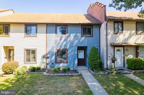 635 Edison Dr, Hightstown, NJ 08520