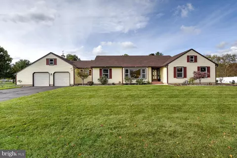 5 Glengarry Way, Princeton Junction, NJ 08550