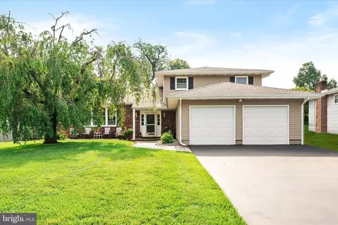 85 Tudor Dr, Hamilton, NJ 08690