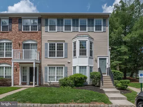 109 Chambord Ct, Hamilton, NJ 08619