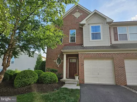 11 Sundance Dr, Hamilton, NJ 08619