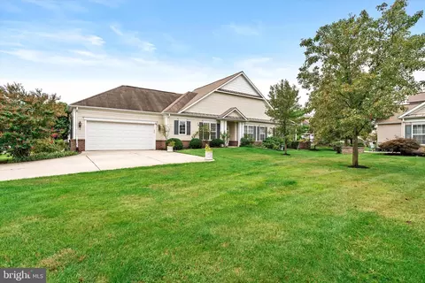 128 Sparrow Dr, Hamilton, NJ 08690