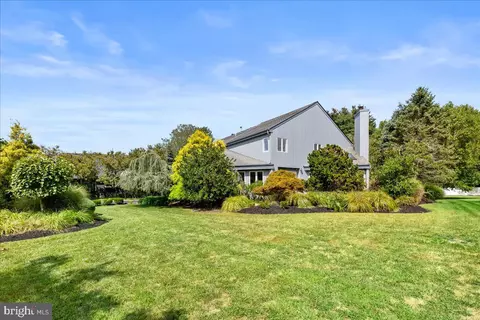24 Hereford Dr, Princeton Junction, NJ 08550