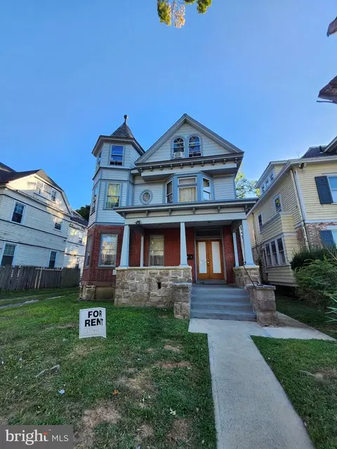 815 Berkeley Ave, Trenton, NJ 08618