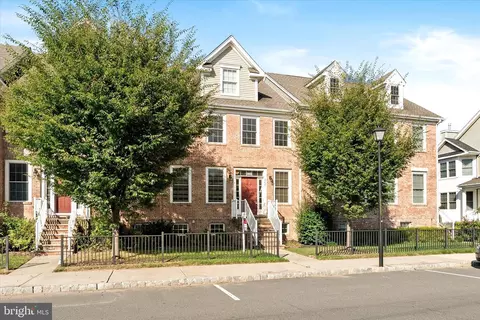 260 Gordon Rd, Robbinsville, NJ 08691