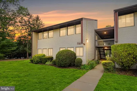 2 E Avon Dr, Hightstown, NJ 08520