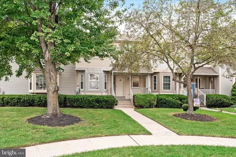 13 Stanwyck Ct, Robbinsville, NJ 08691