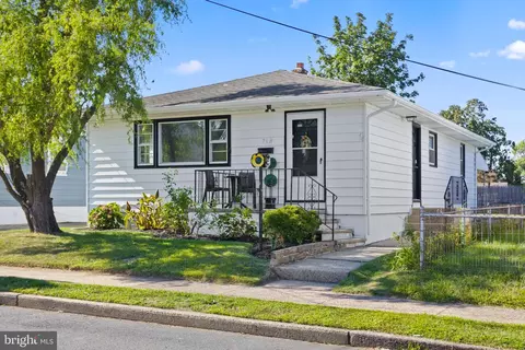 718 E Howell St, Hamilton, NJ 08610