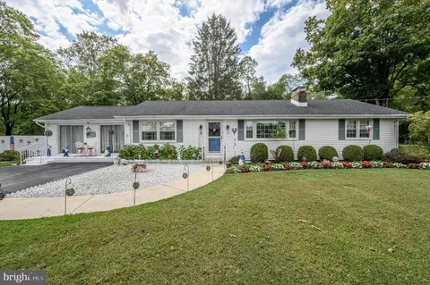 2 Joanne St, Princeton Junction, NJ 08550