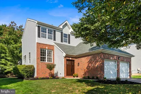 4 Carey St, Pennington, NJ 08534