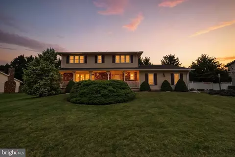 14 Baggaley Rd, Hamilton, NJ 08690