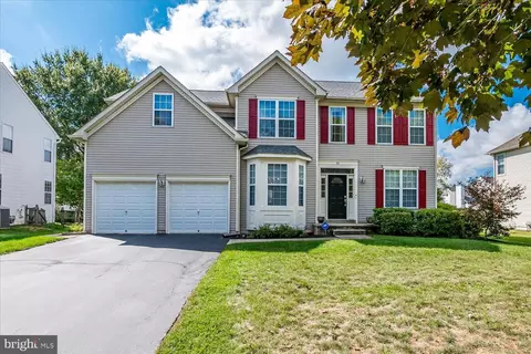 20 Stonehedge Dr, East Windsor Twp, NJ 08520